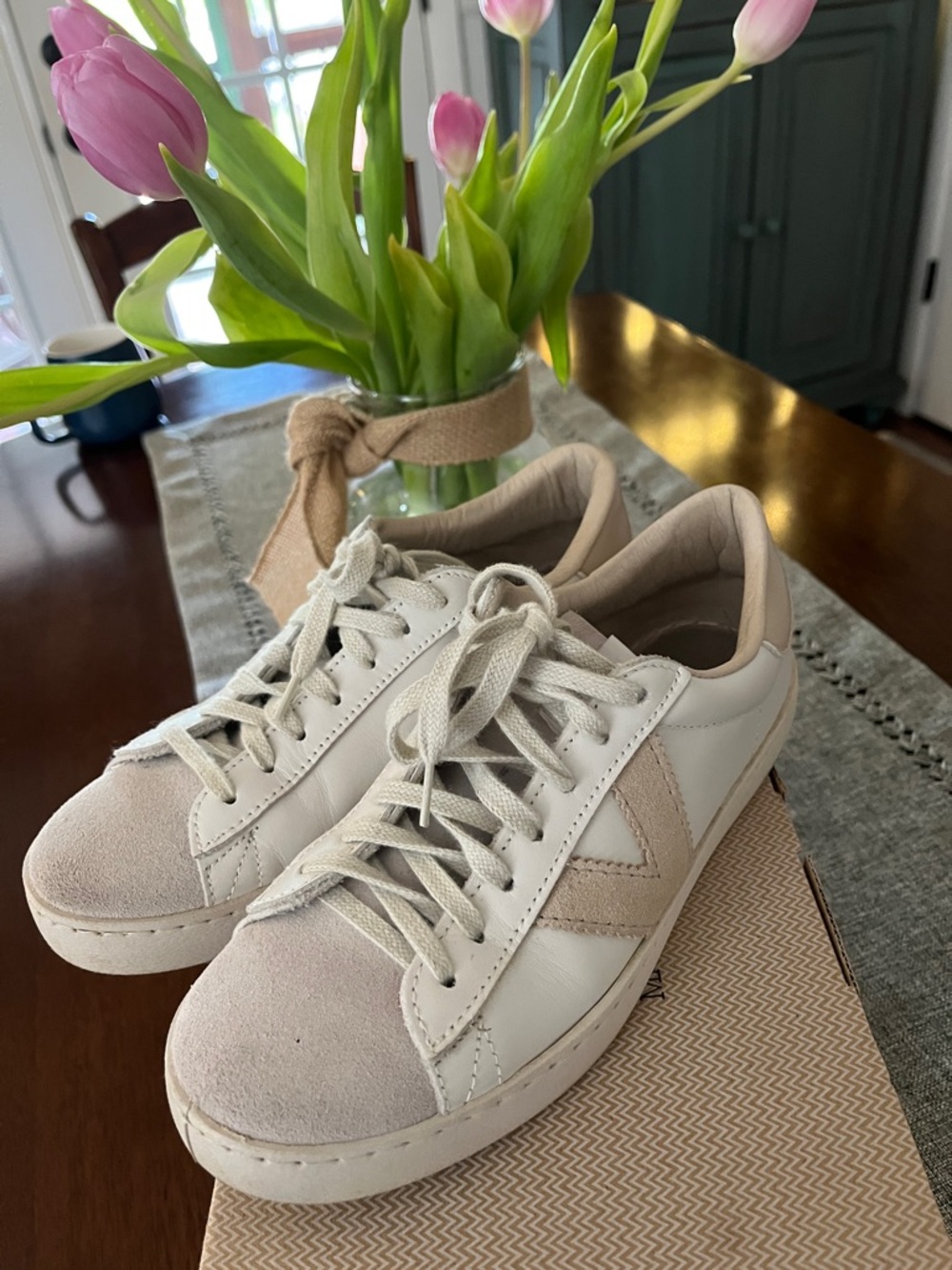 Victoria Hielo Women's Low-Top Casual Sneakers in Beige/Off-White - Picture 2 of 6